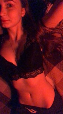 где стоит шлюха Крис, 24 лет